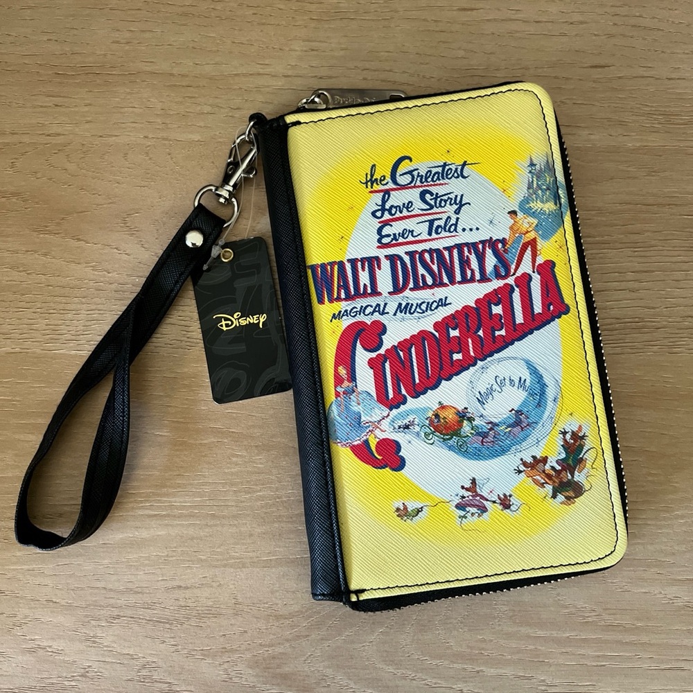 NWT Buckle-Down Women's Zip Around Rectangle Wallet Disney Cinderella